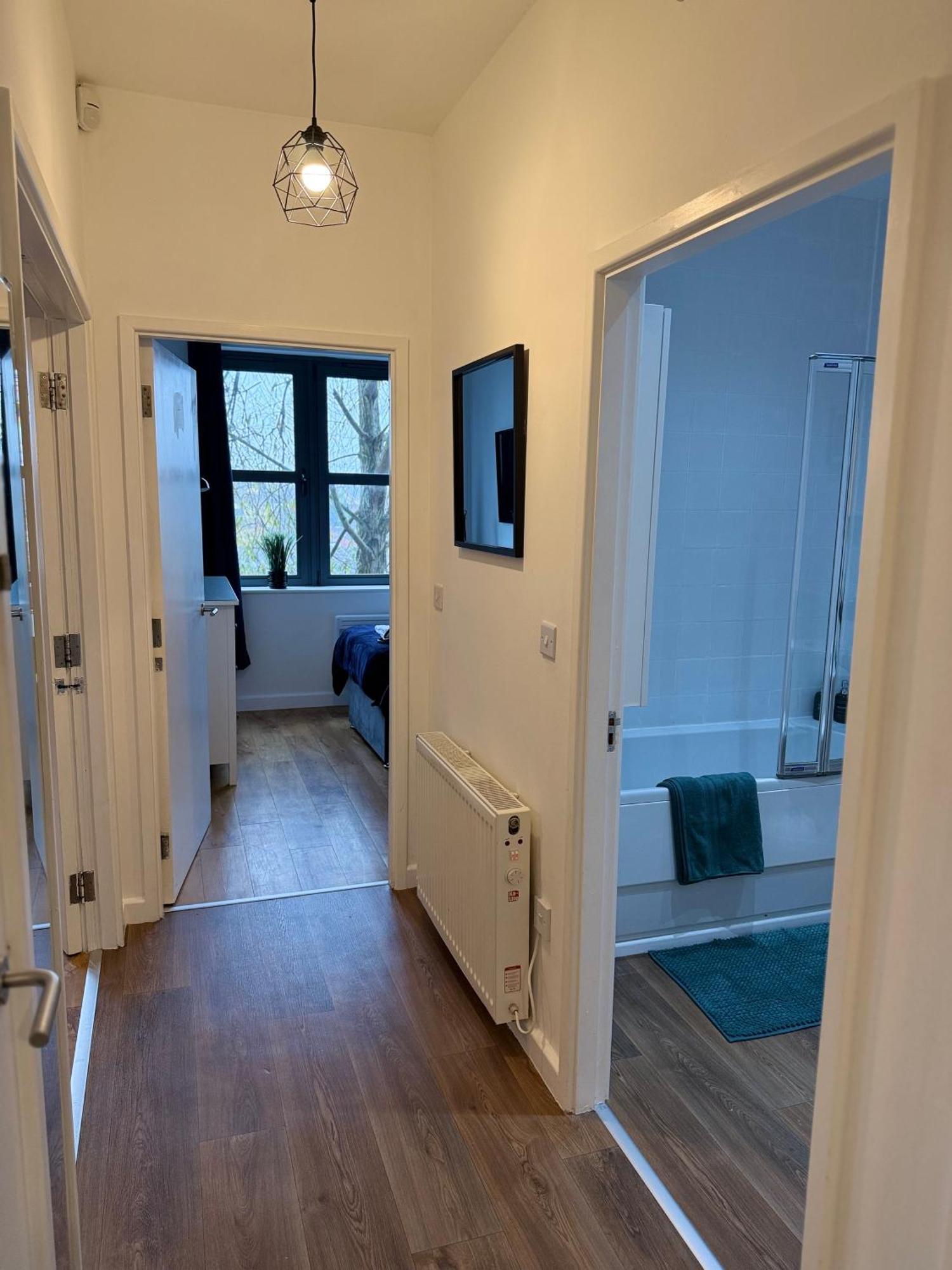Vibrant Cosy 2 Bedroom Apartment Coventry Bagian luar foto