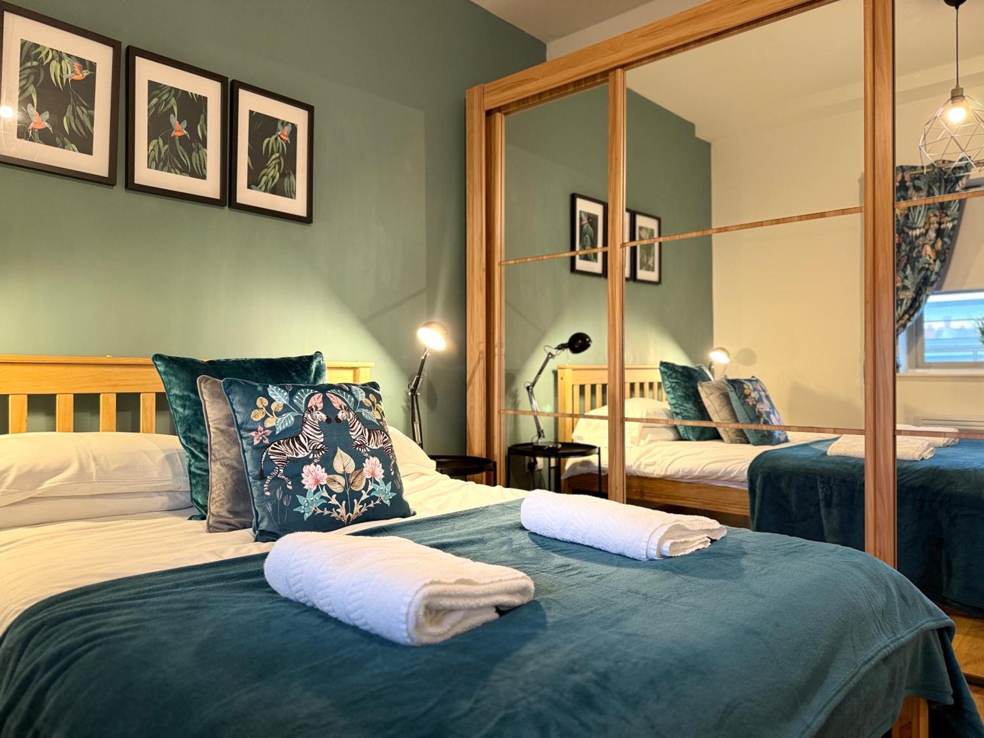 Vibrant Cosy 2 Bedroom Apartment Coventry Bagian luar foto