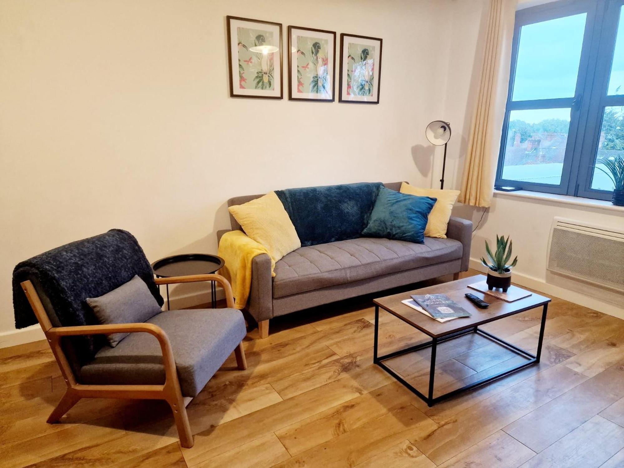 Vibrant Cosy 2 Bedroom Apartment Coventry Bagian luar foto